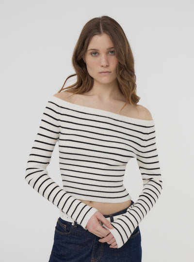 Maglia a righe con spalle scoperte