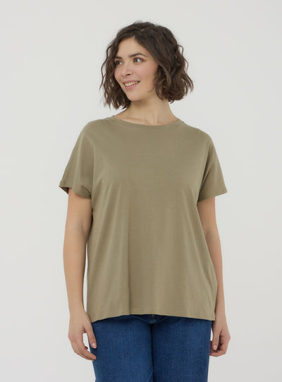 Loose plain-coloured T-shirt