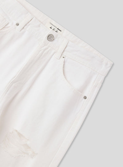 Loose fit jeans with rips