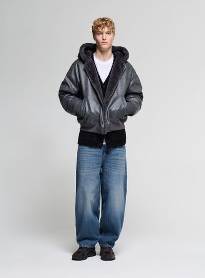 Bomber imbottito con cappuccio effetto pelle