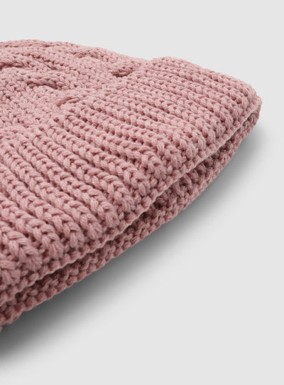 Cappellino in maglia a trecce con risvolto