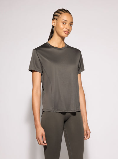 T-shirt sportiva over a tinta unita