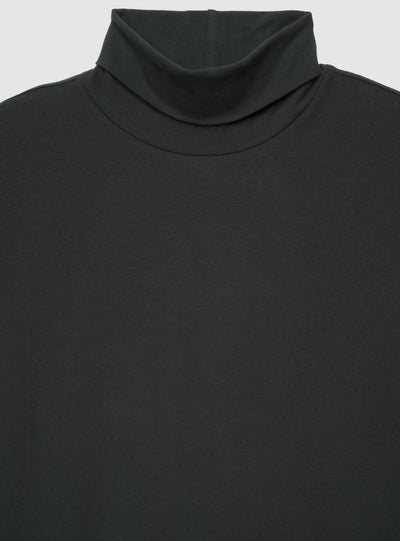 T-shirt dolcevita a maniche lunghe