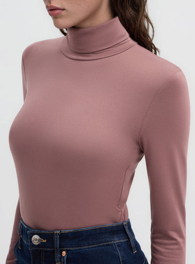 T-shirt a maniche lunghe con collo alto