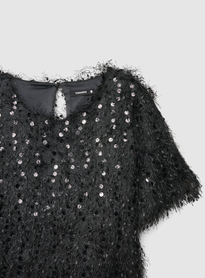 T-shirt crop con paillettes e piumette