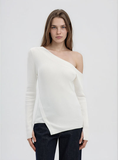 Asymmetric solid-colour off-shoulder top