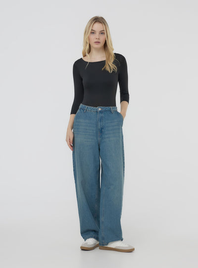 Body con scollo ampio e maniche a tre quarti