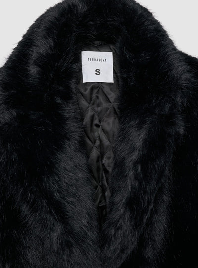 Short coat with belt and long faux fur collar