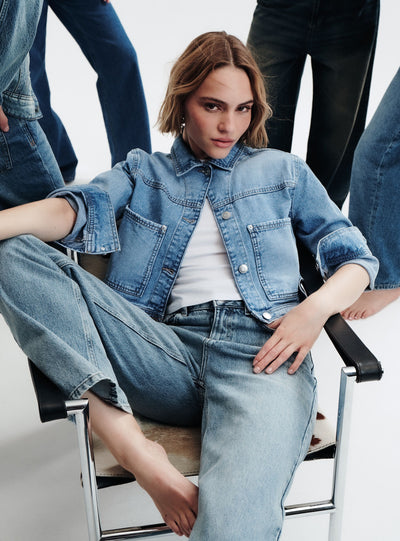 Giubbino in jeans crop con tasche