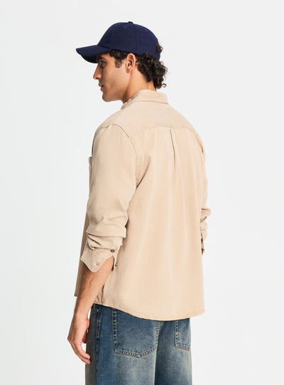 Camicia a maniche lunghe tinta unita con taschino