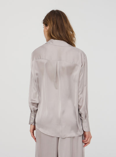 Camicia ampia effetto raso tinta unita