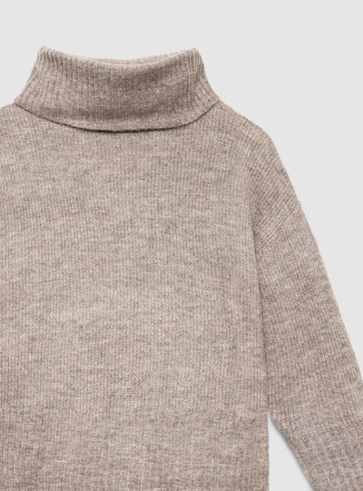 Bluza e shkurtër me qafë të lartë në ngjyrë të njëtrajtshme