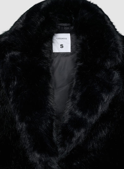 Cappotto effetto pelo lungo con cintura