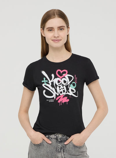 T-shirt slim fit con stampa graffiti