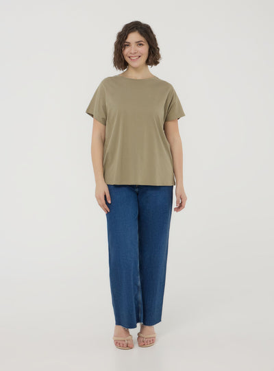 Loose plain-coloured T-shirt