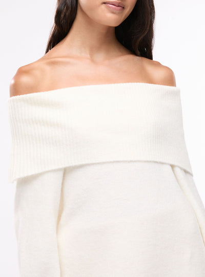 Camiseta con cuello amplio lisa