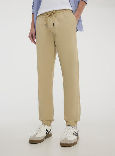 Jogger trousers with drawstring and cuffs