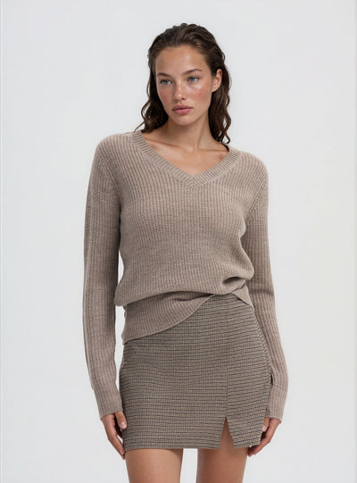Maglia a coste inglesi con scollo a V