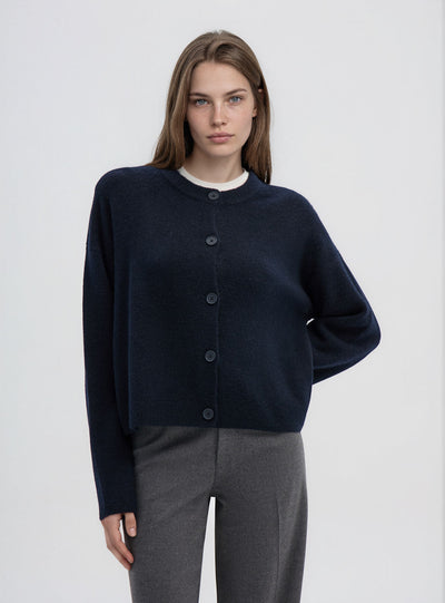 Cardigan ampio con bottoni