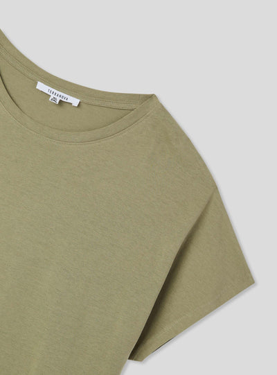 Loose plain-coloured T-shirt