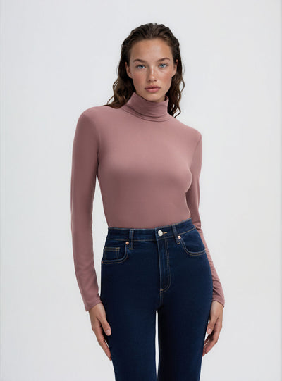 T-shirt a maniche lunghe con collo alto