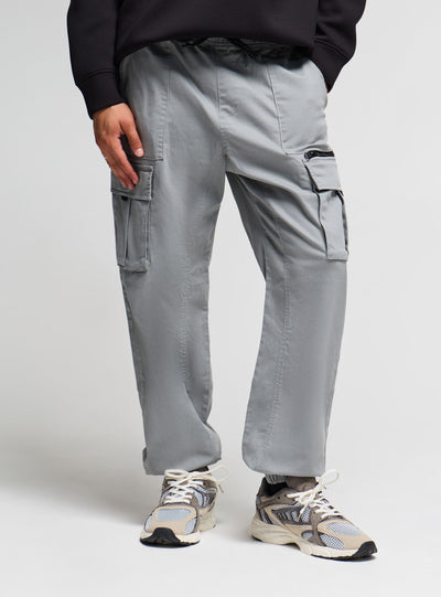 Pantaloni cargo con coulisse e tasche