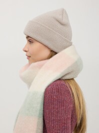 Small-Hat Woman Terranova