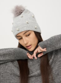 Small-Hat Woman Terranova