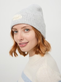 Small-Hat Woman Terranova
