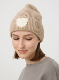 Small-Hat Woman Terranova