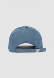 Small-Hat Woman Terranova