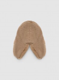 Small-Hat Woman Terranova