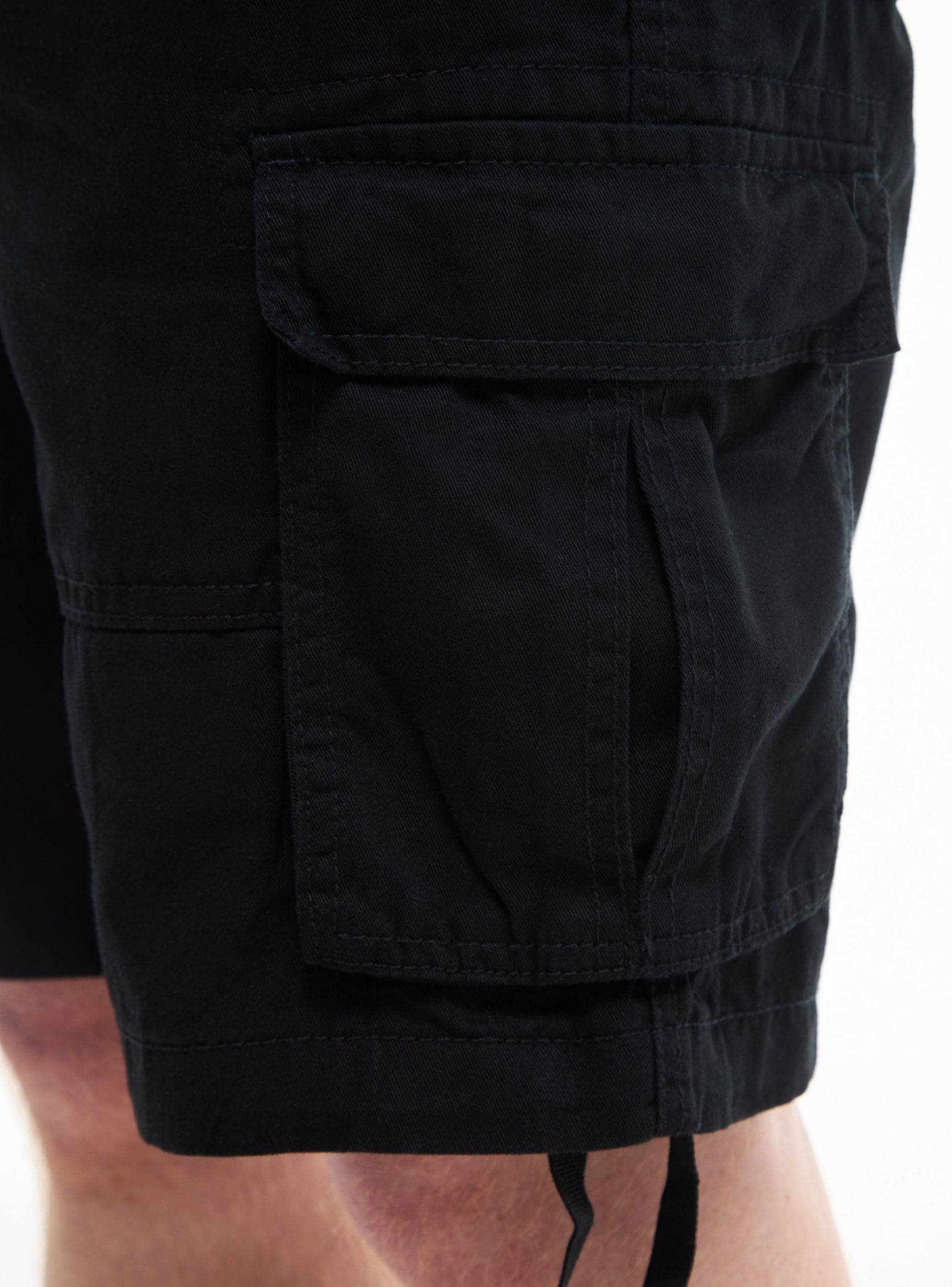 Black Cargo-style bermuda pants - Buy Online | Terranova
