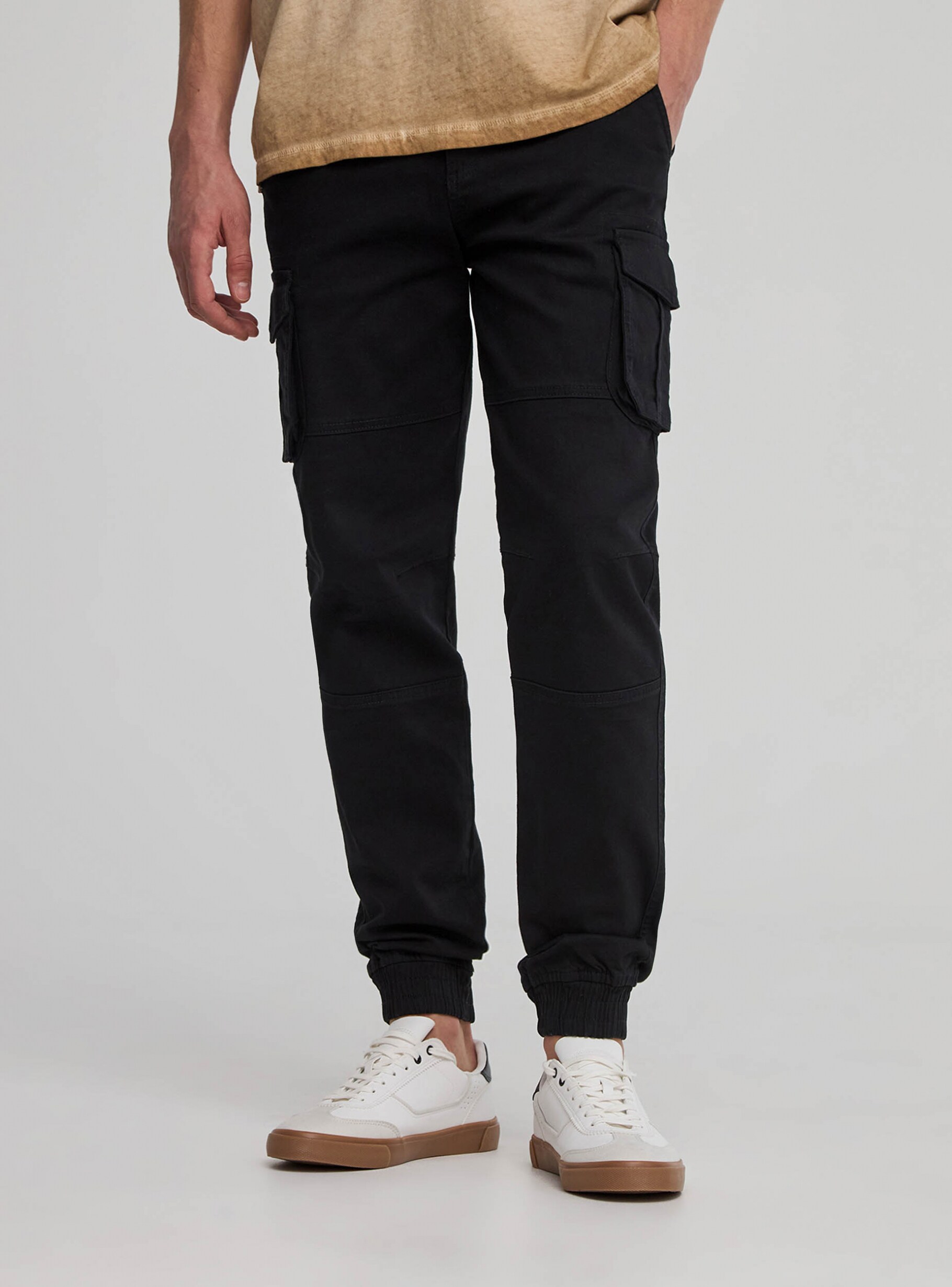 Pantalone cargo tinta unita Nero Acquista Online Terranova