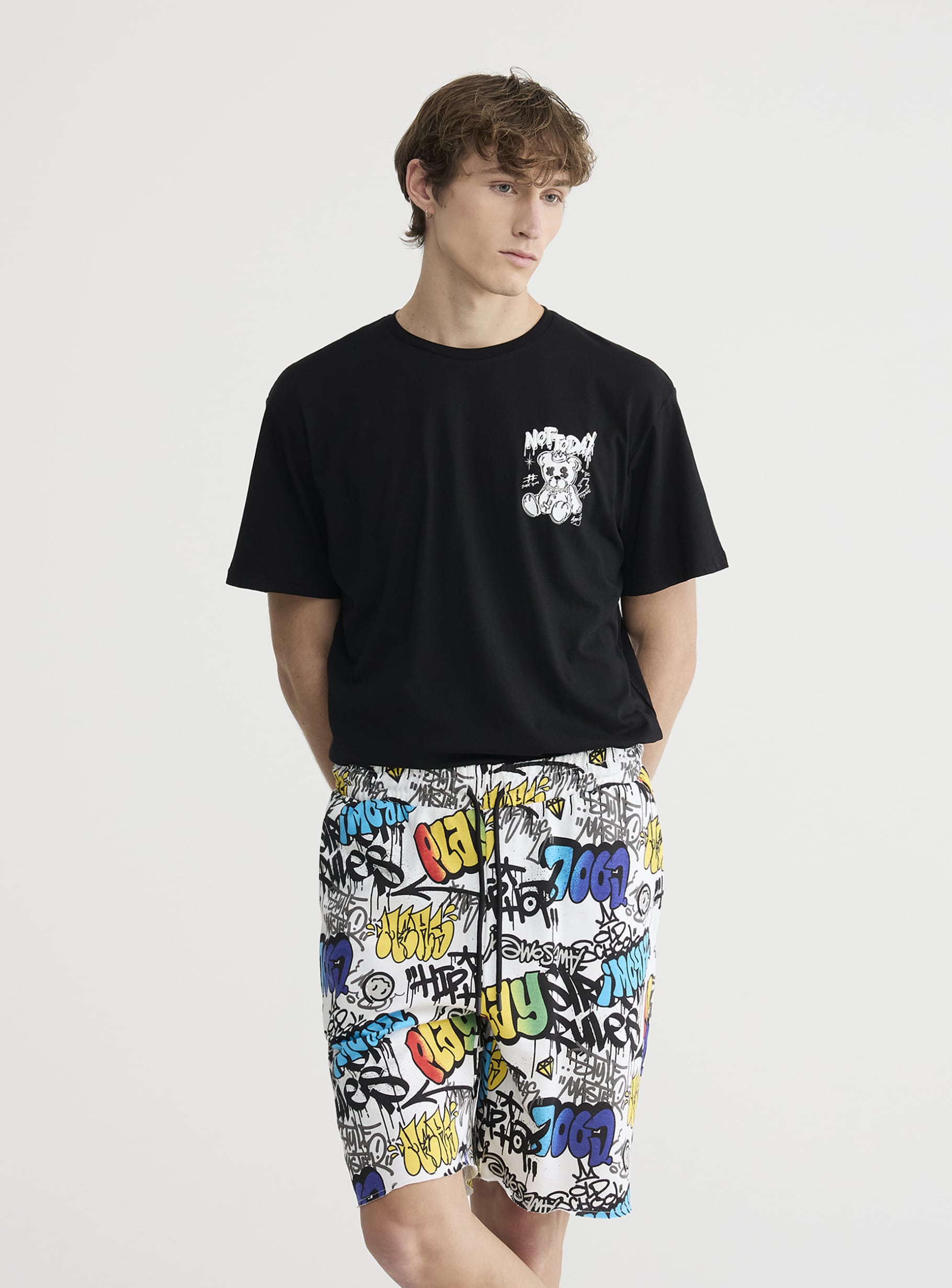 【海外 正規品】 optical Var whiteico print graffiti with shorts Bermuda パンツ
