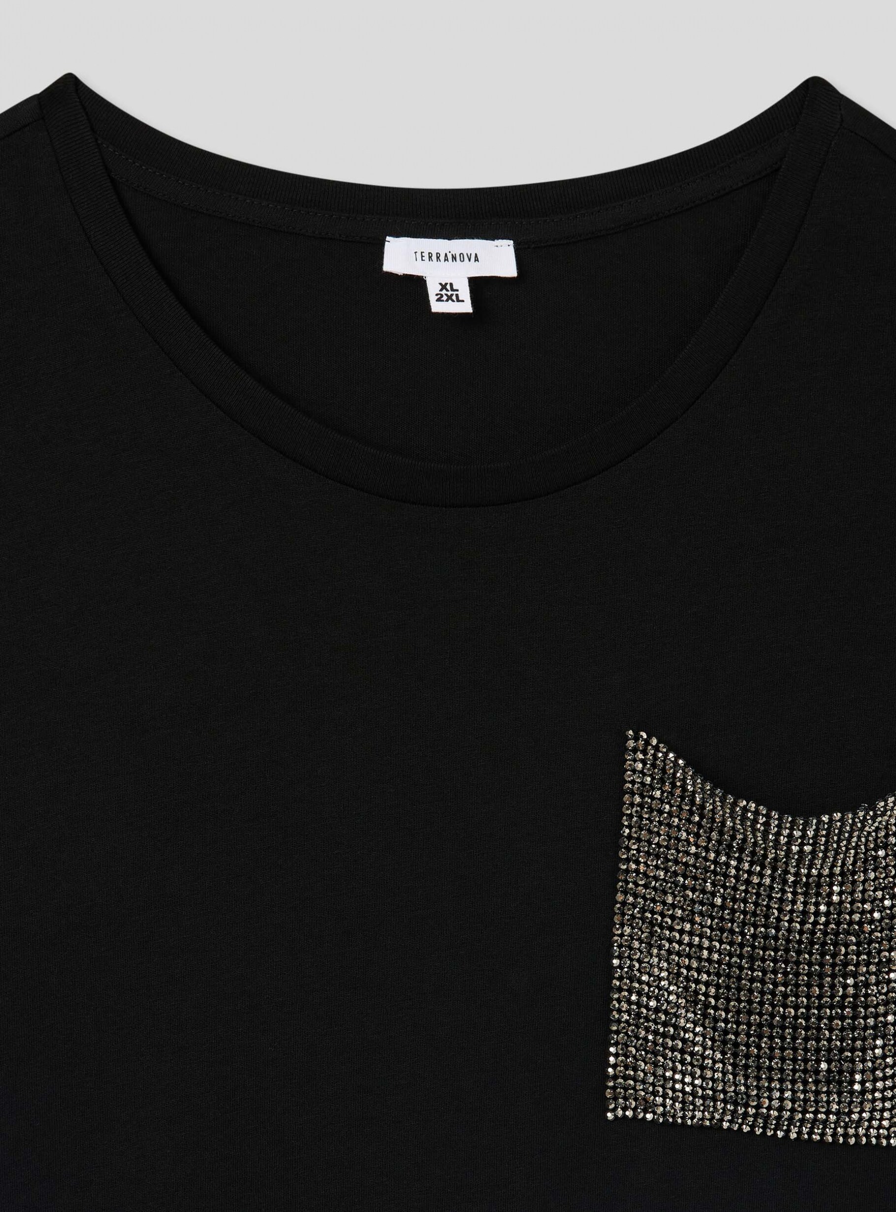 Black T-shirt with a breast pocket with rhinestones - Buy