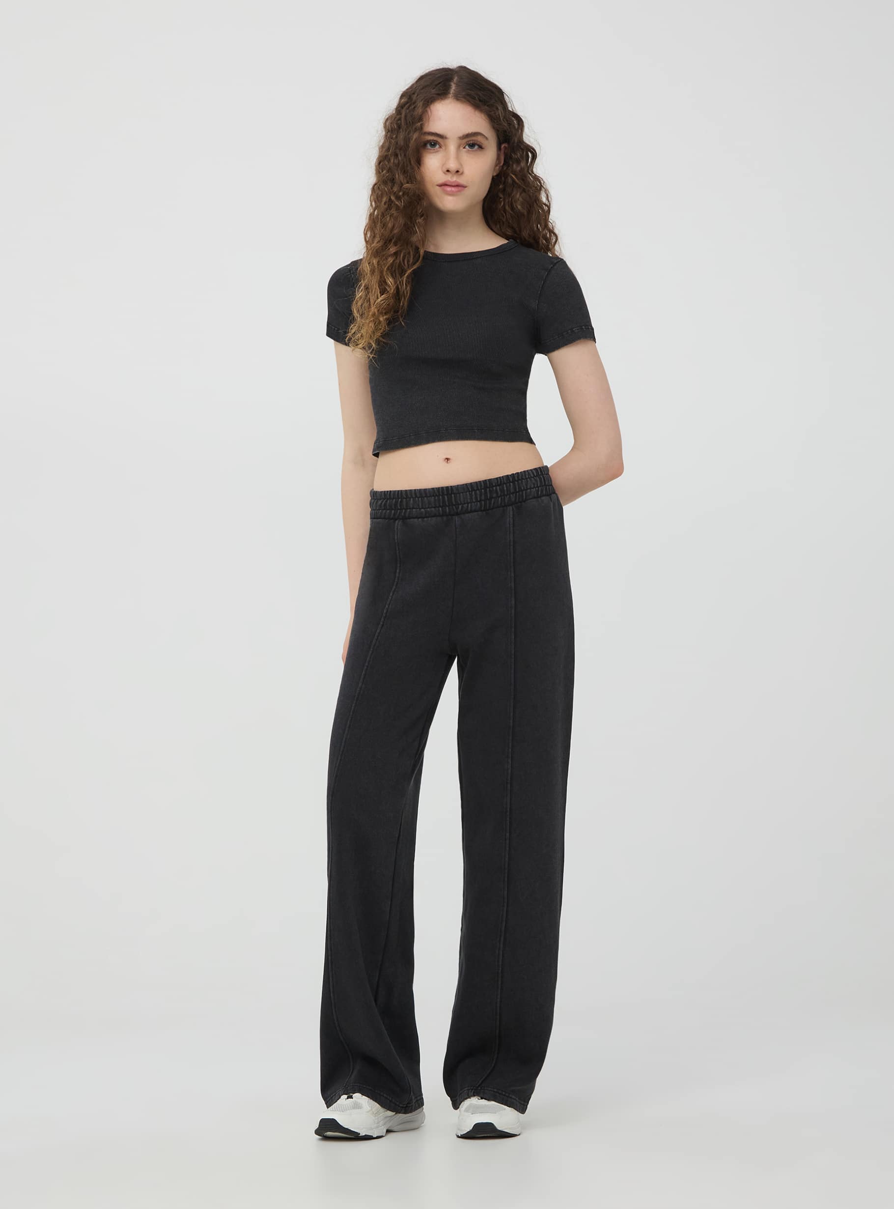 Black Wide leg joggers with visible stitching Buy Online Terranova