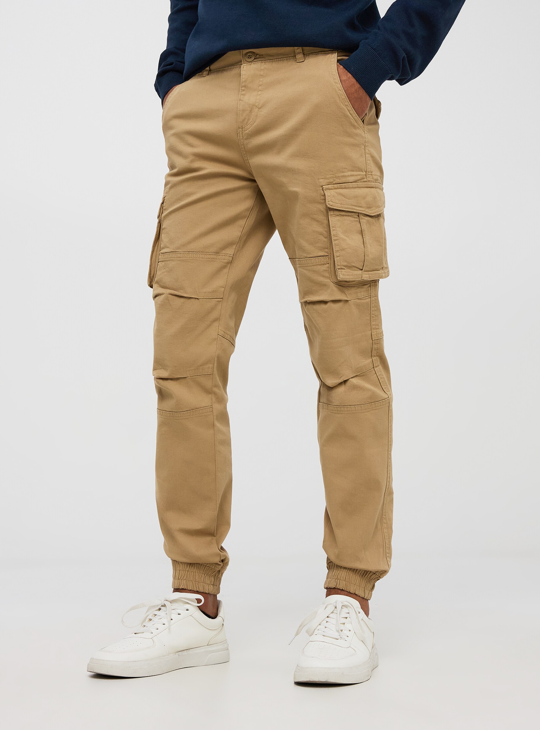 Beige light Cargo trousers with lettering - Buy Online | Terranova
