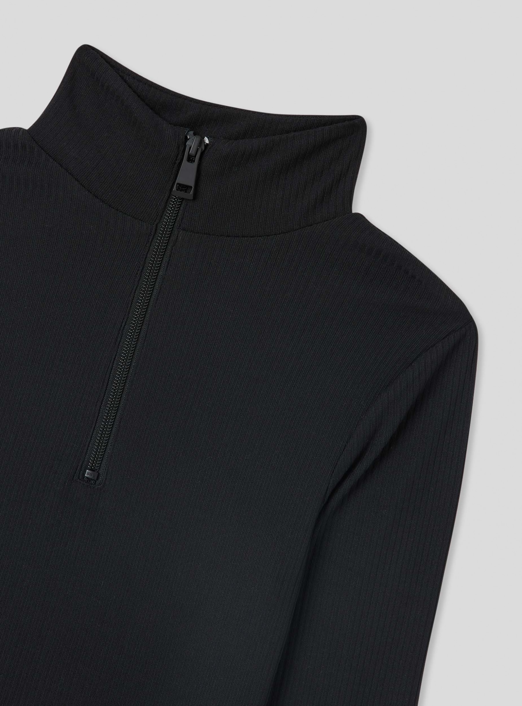 充実の品 Black Ribbed half-zip T-shirt - Buy Online | Terranova トップス