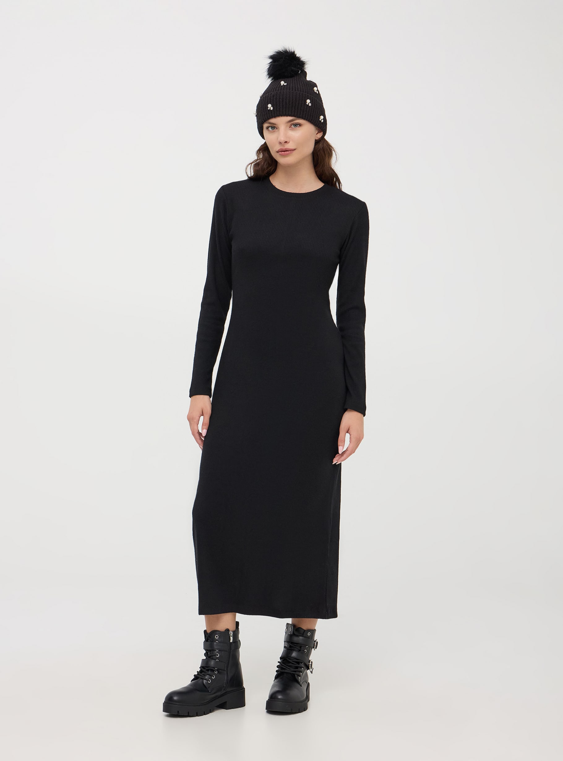 Robe longue cotelee Noir Achetez en ligne Terranova