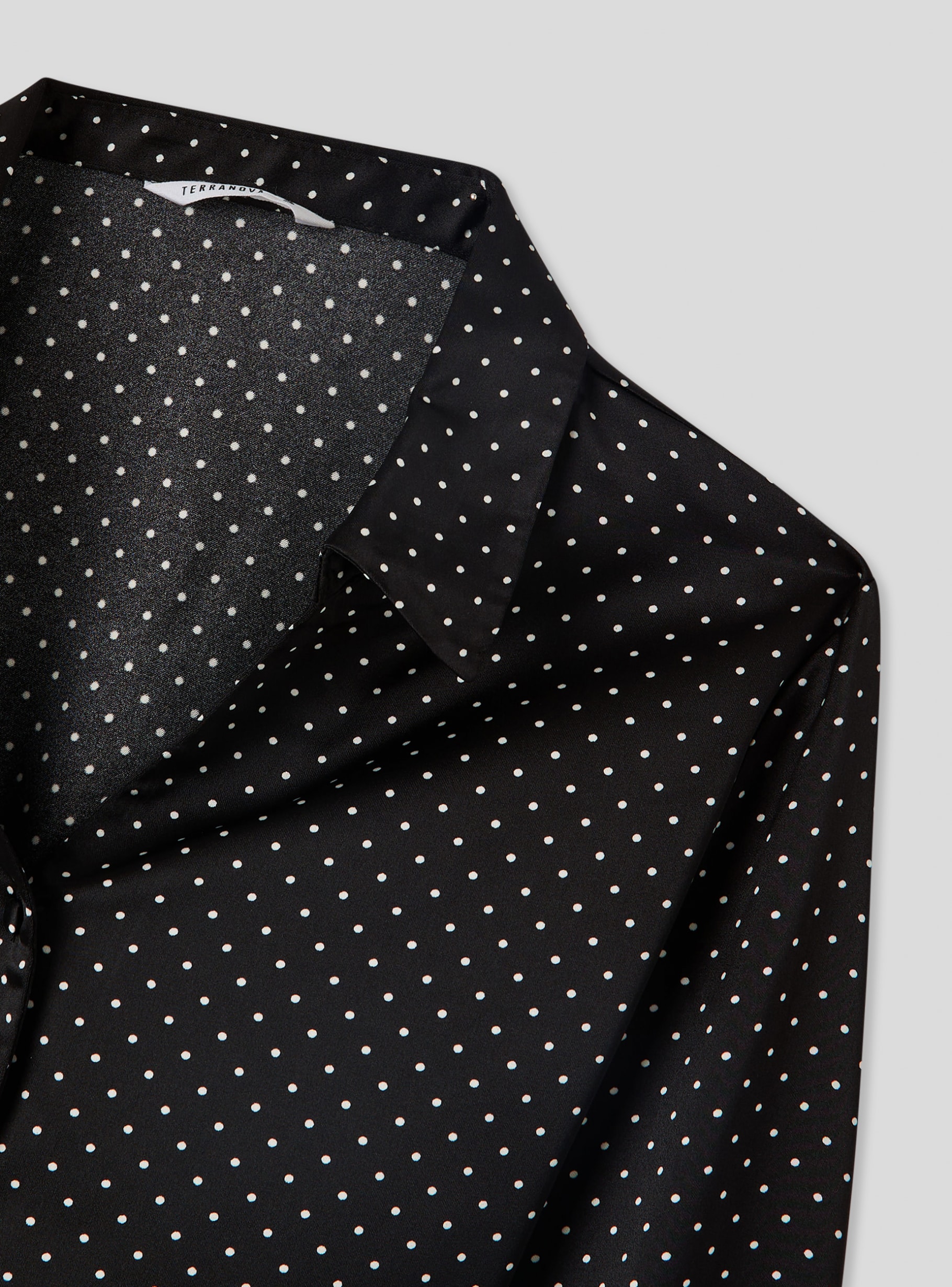 Var black Cropped polka dot shirt in shiny satin - Buy