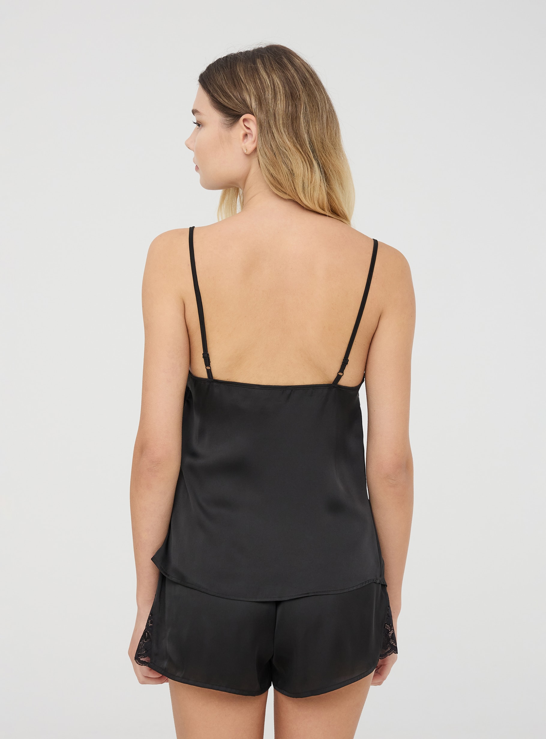 【限定値下げ】ブラックSora bicolor camisole andmary ANDMARY】Sora bicolor camisole