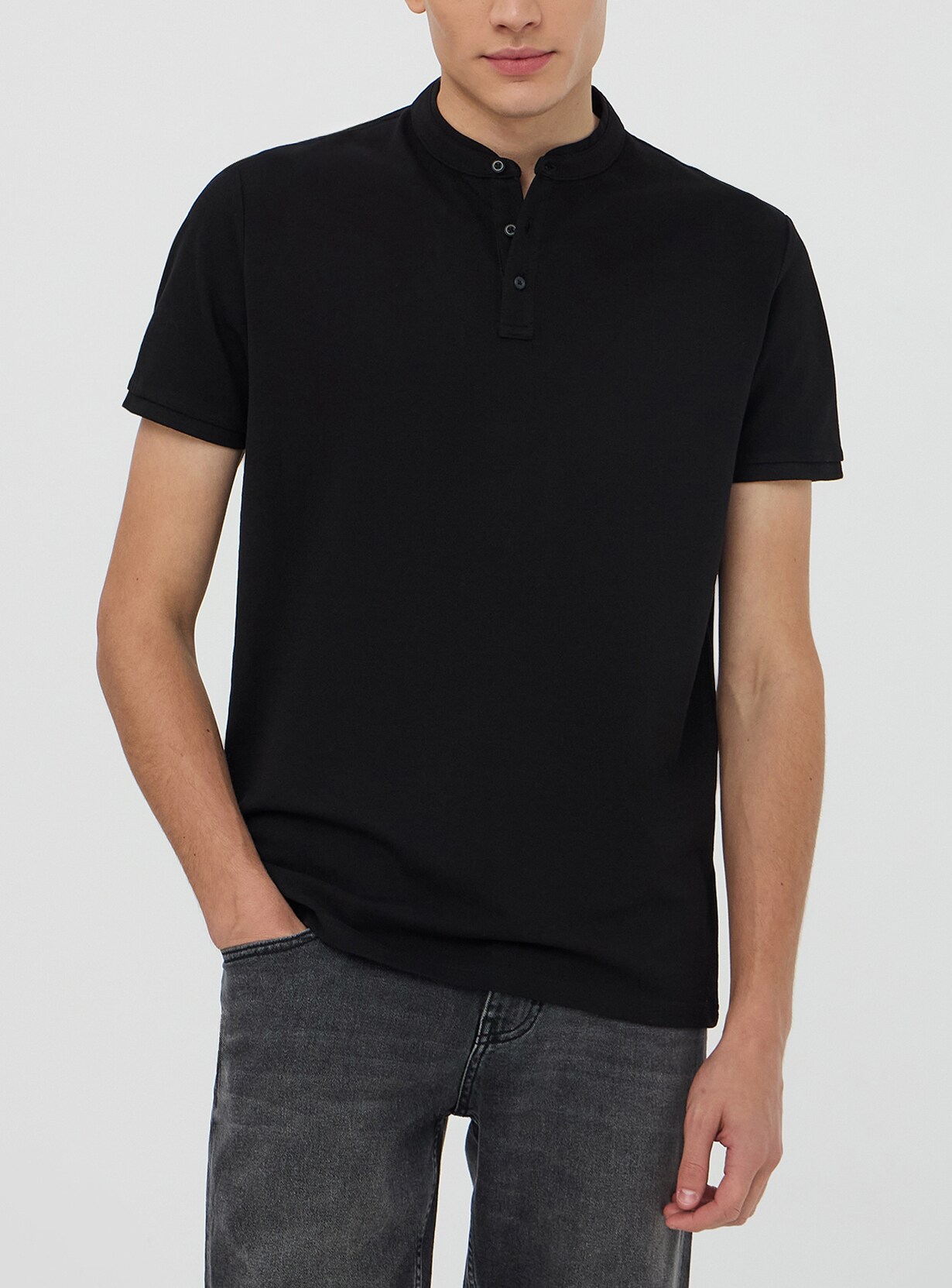 Serafino piqué T-shirt with Mandarin collar black Terranova