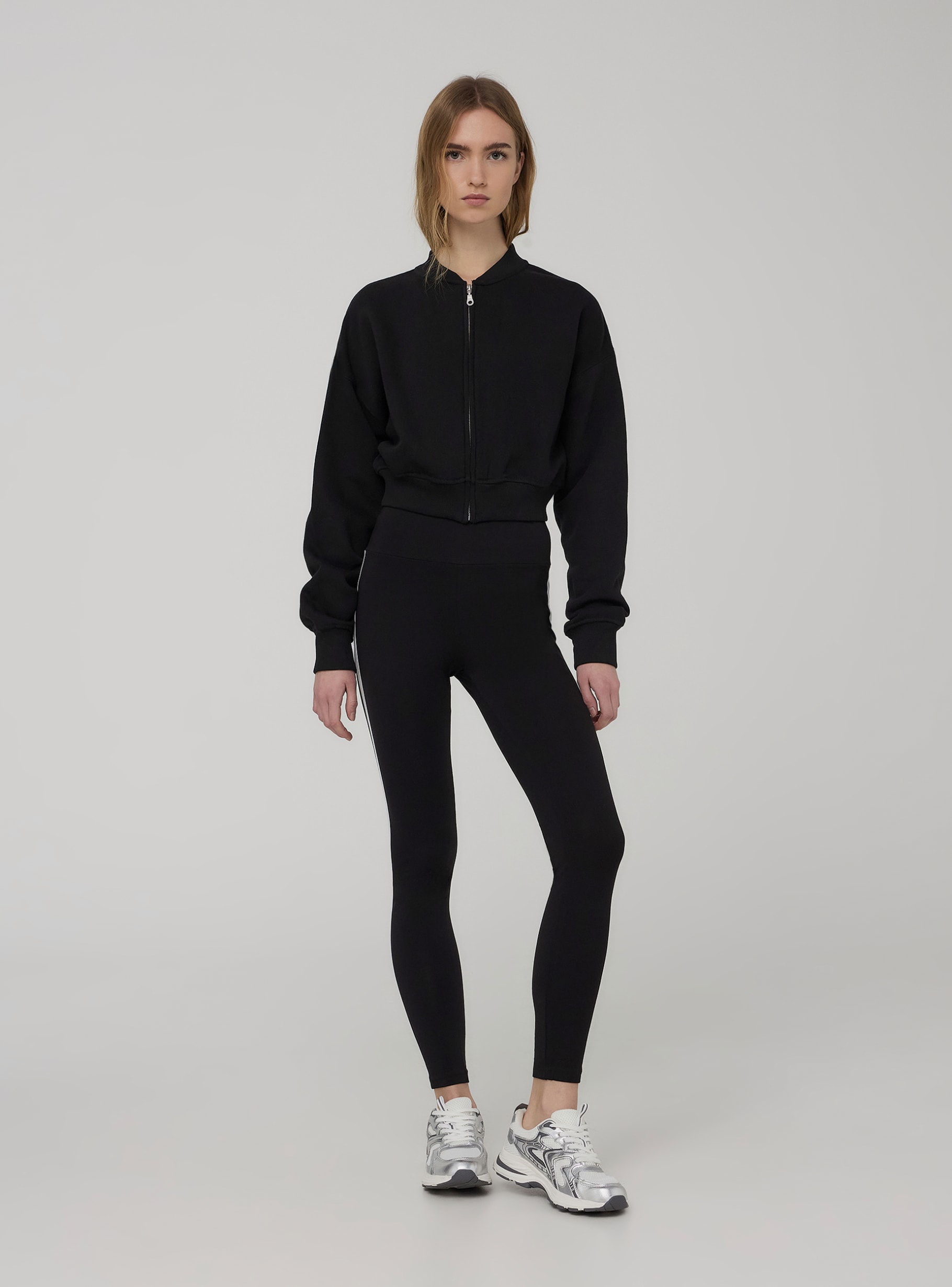 Solid colour cropped sweatshirt without hood with zip black Terranova