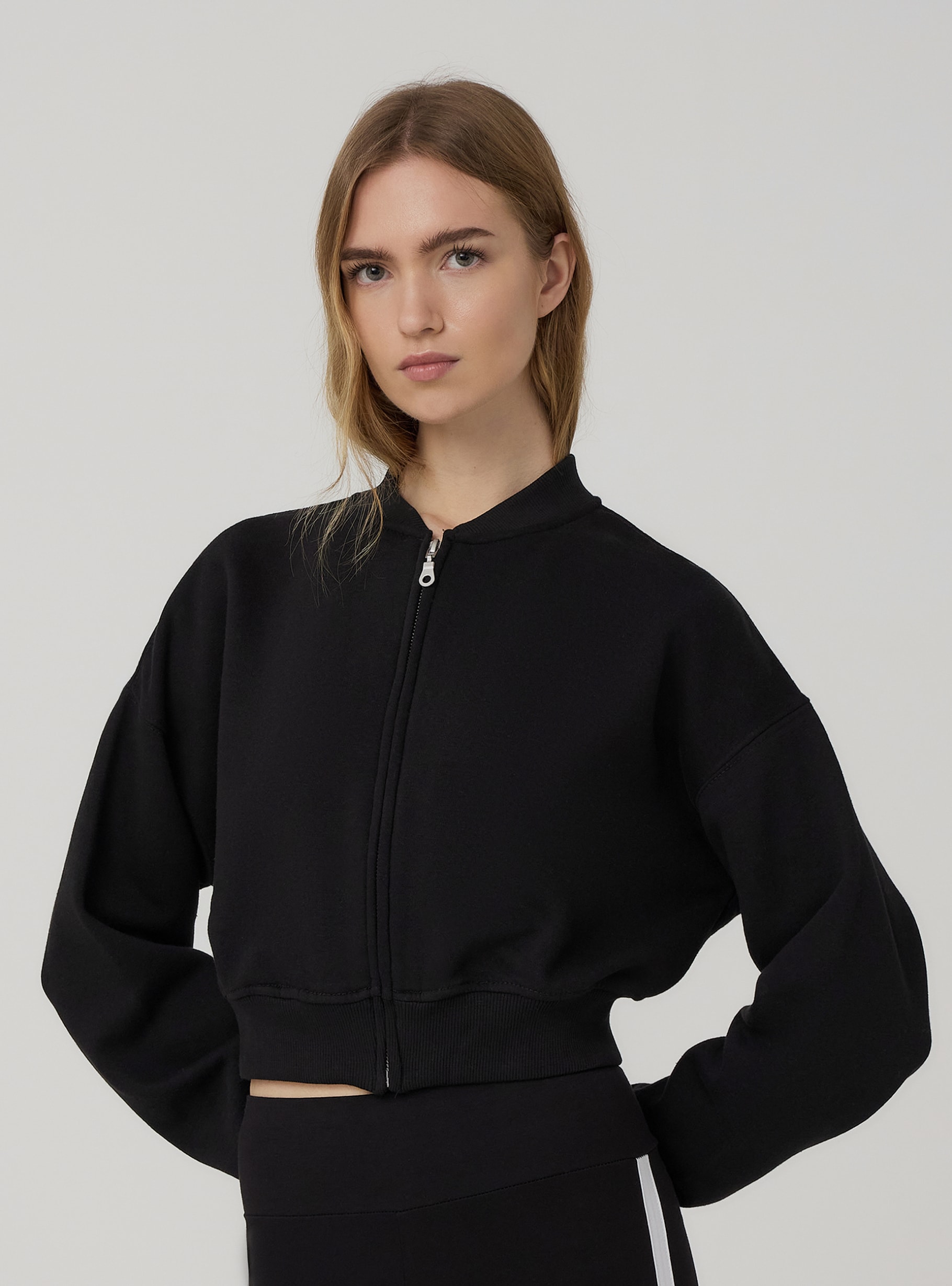 トップス thevirgins cropped sweat Black Hoodless cropped sweatshirt with a zip, in a solid