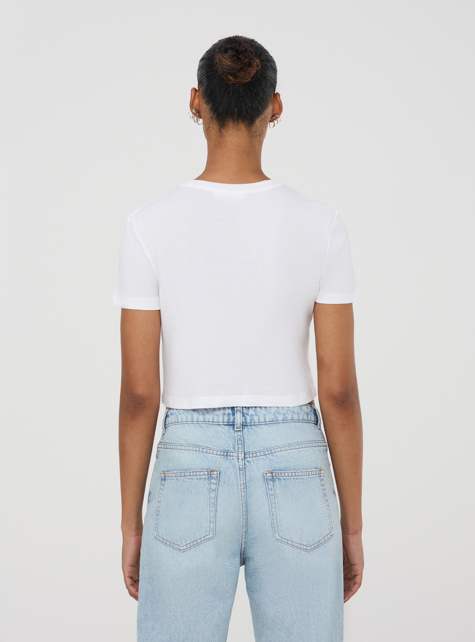 T-shirt crop z frędzlami Biały optyczny - Kup online