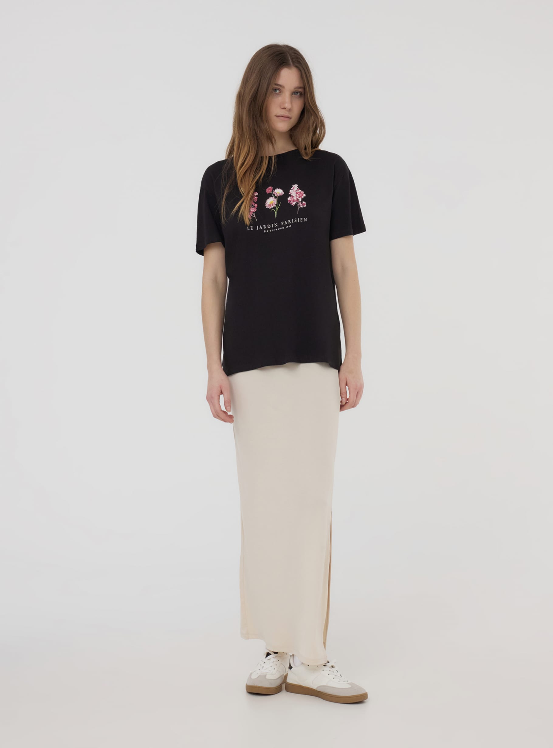 Black Loose T-shirt with floral print - Buy Online | Terranova