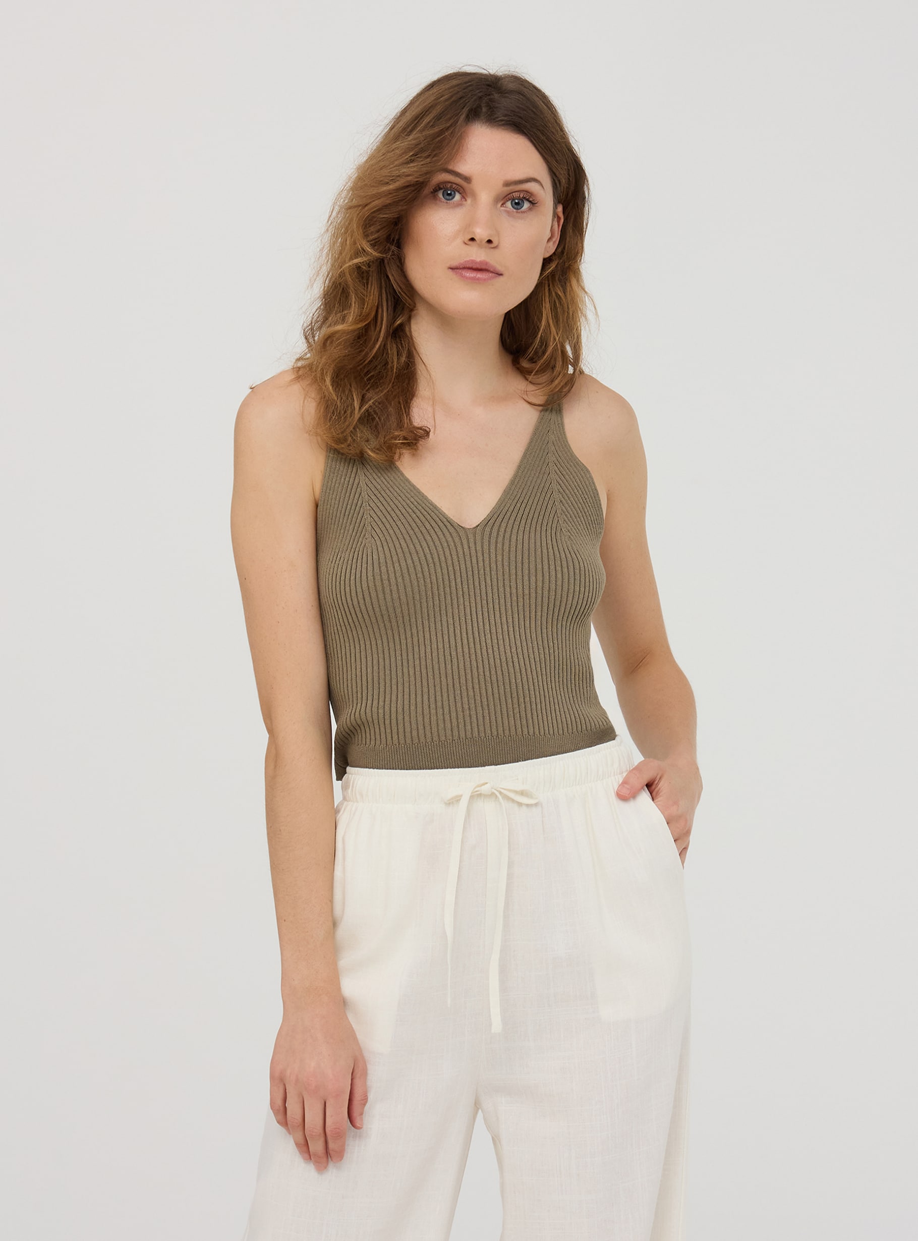 Kaki Knit top with V-neckline - Buy Online | Terranova