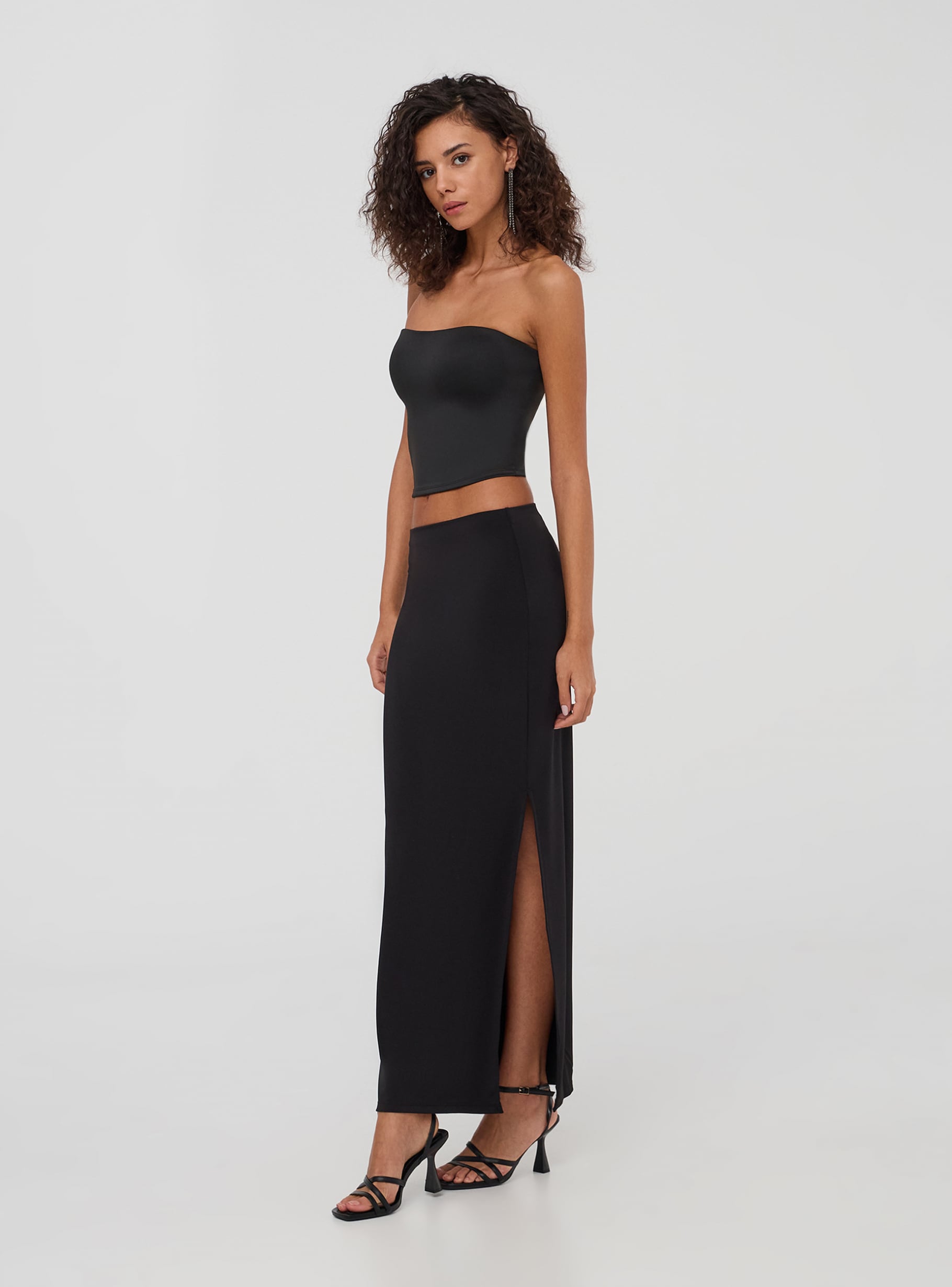 Black Long skirt with slit - Buy Online | Terranova