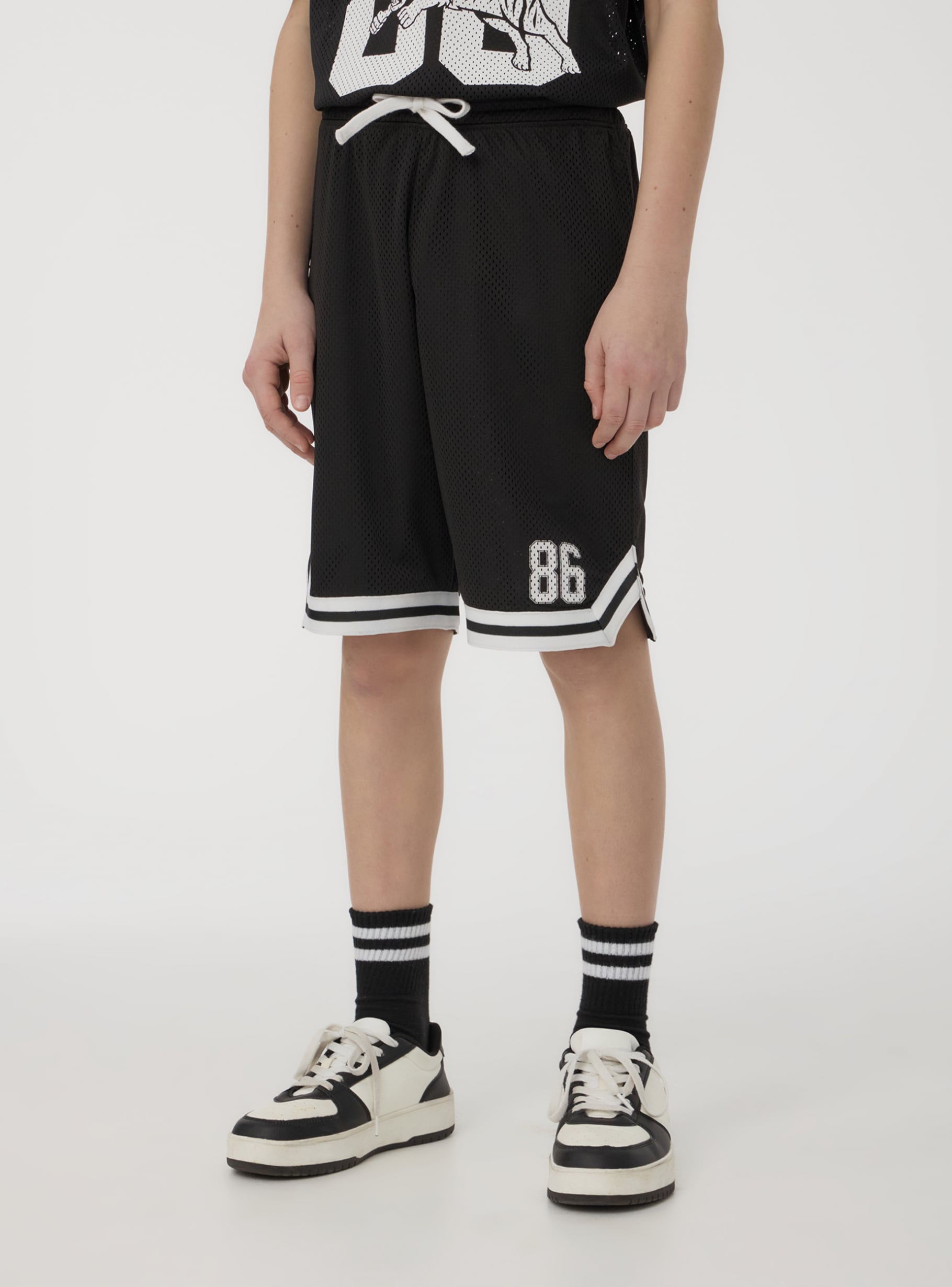 パンツ LYFT BASKETBALL SHORTS - BLACK 23-1_e7a37b3f-2f6d-4776-b17a-